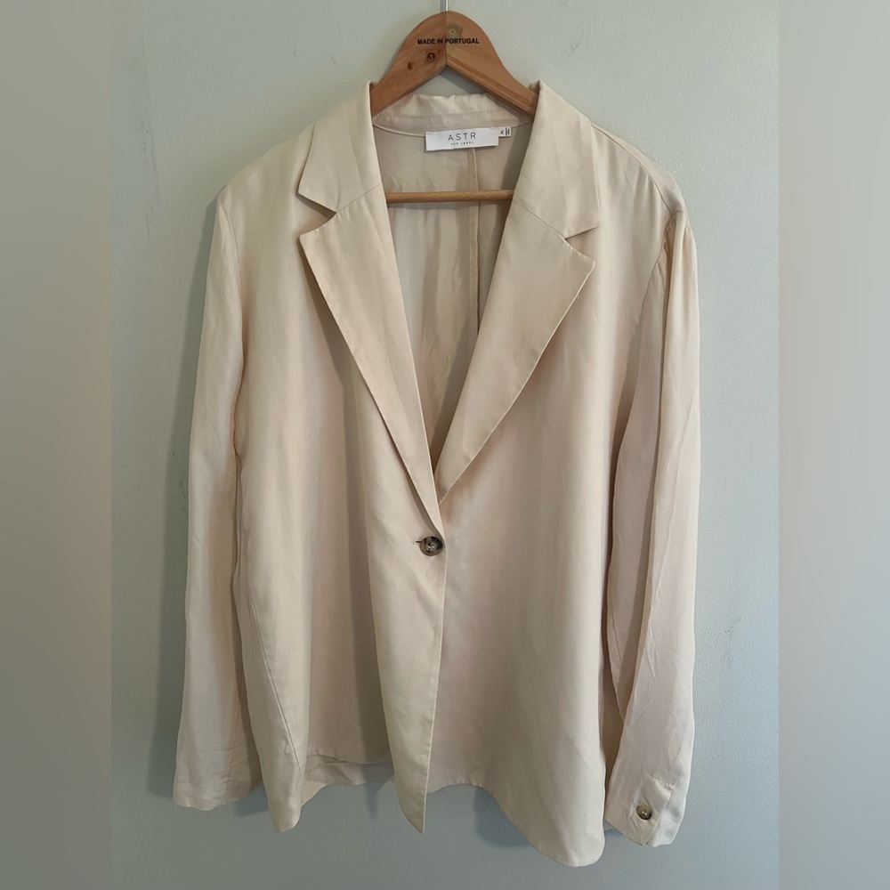 ASTR The Label Hallie Single Button Blazer Ecru Cream XL Great Used Condition